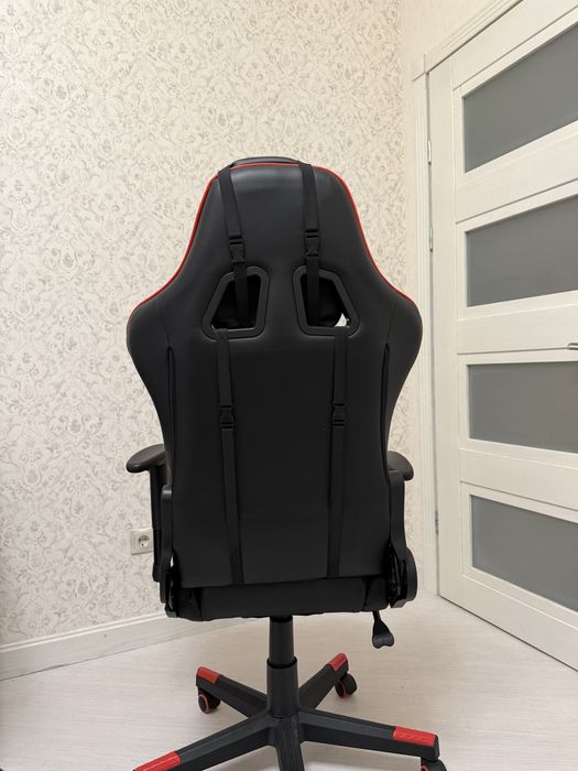 Продам геймерське крісло