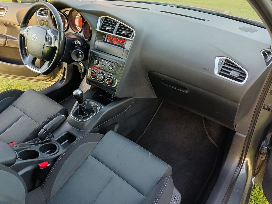 Citroen C4_2011r_130tys przebiegu_1.4 benzyna_KLIMATRONIK_alufelgi