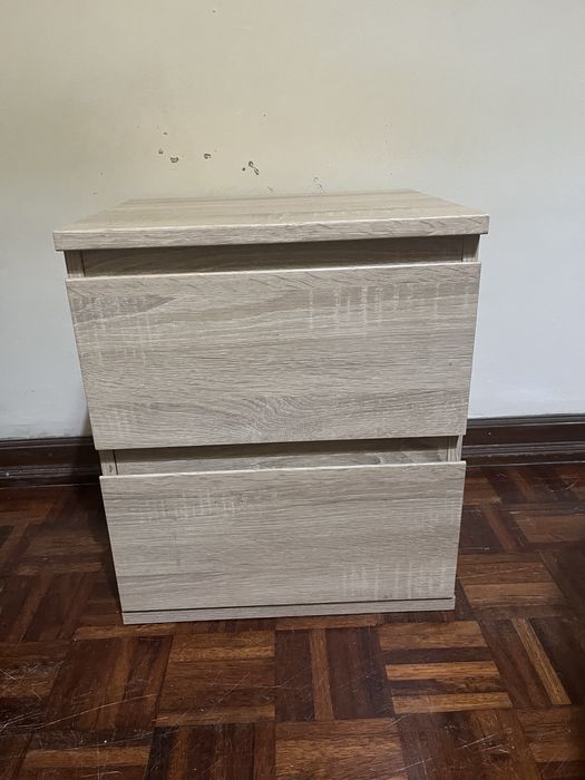 Mesinha de cabeceira