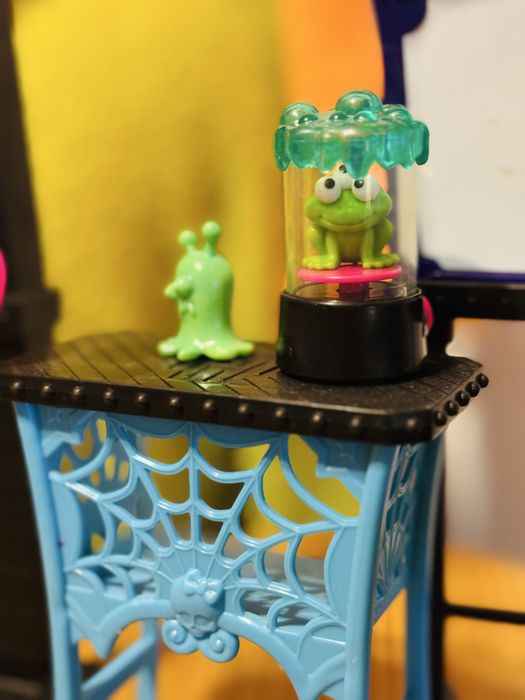 Лялька монстер хай Френкі g2 лабораторія