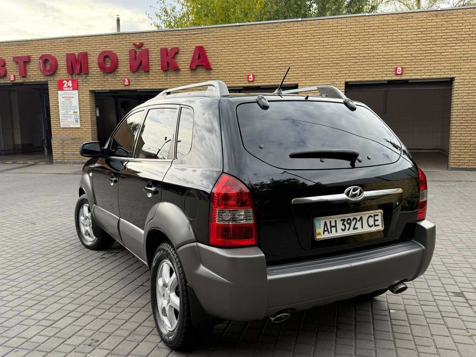 Hyundai Tucson 2008 г 2.0 л дизель, механика, полный привод