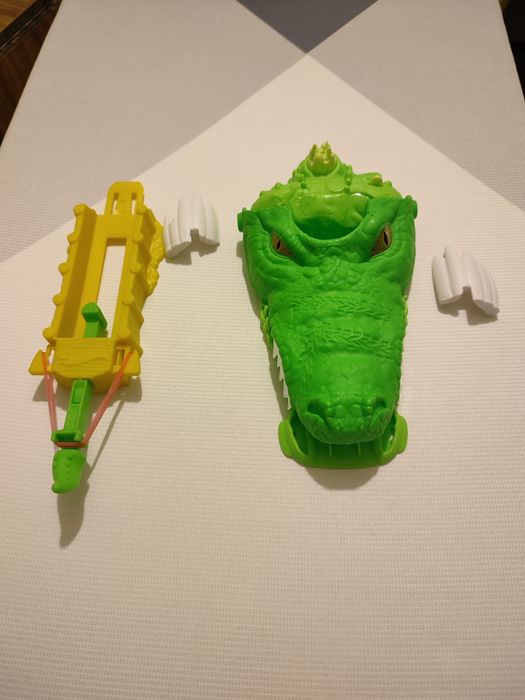 Город чудовищ Hot wheels 
Home