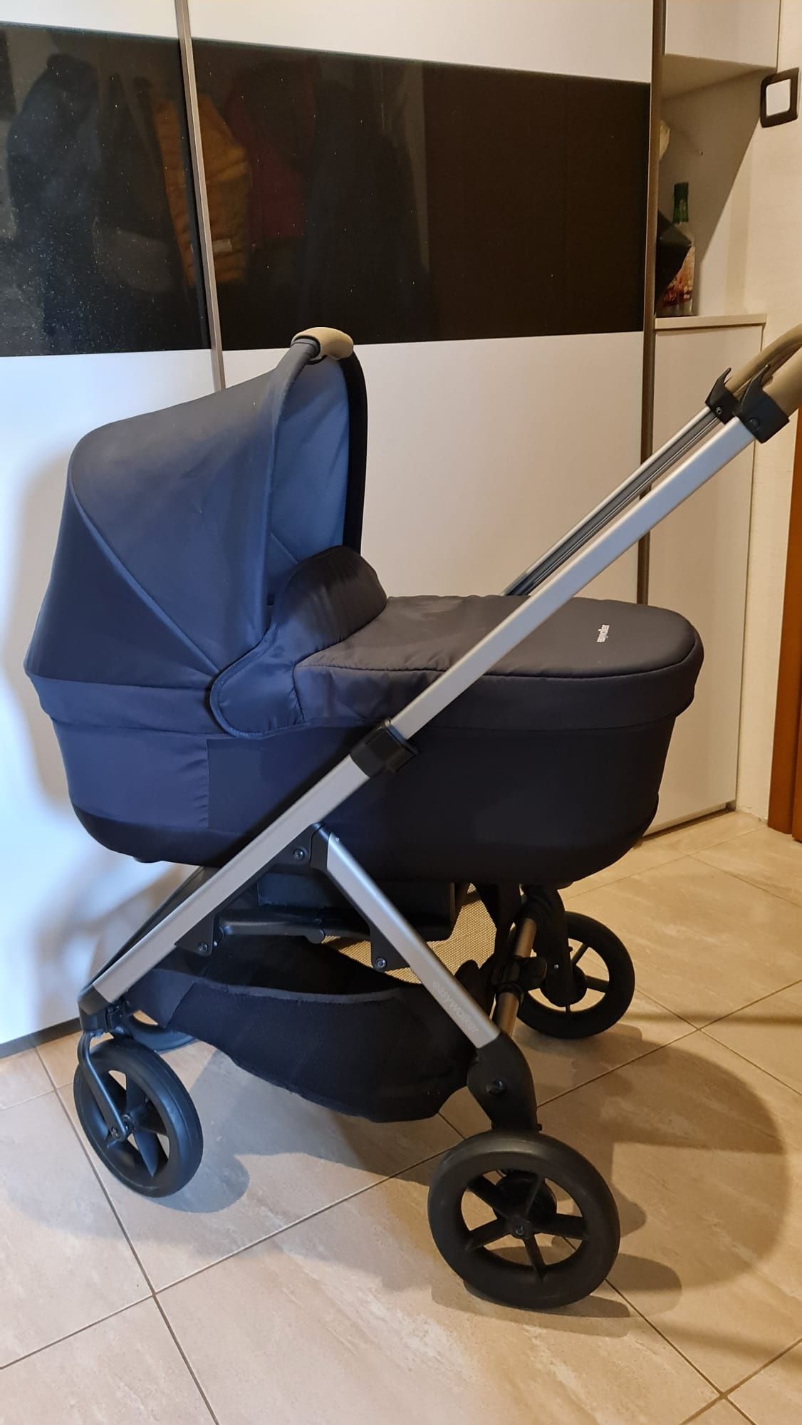 Sprzedam Wózek Easywalker Mosey+ czarno-szary 2w1 + adaptery