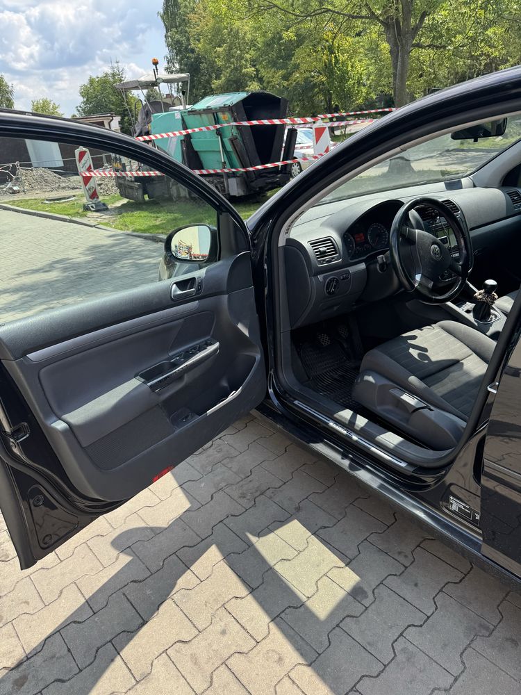 Volkswagen Golf V