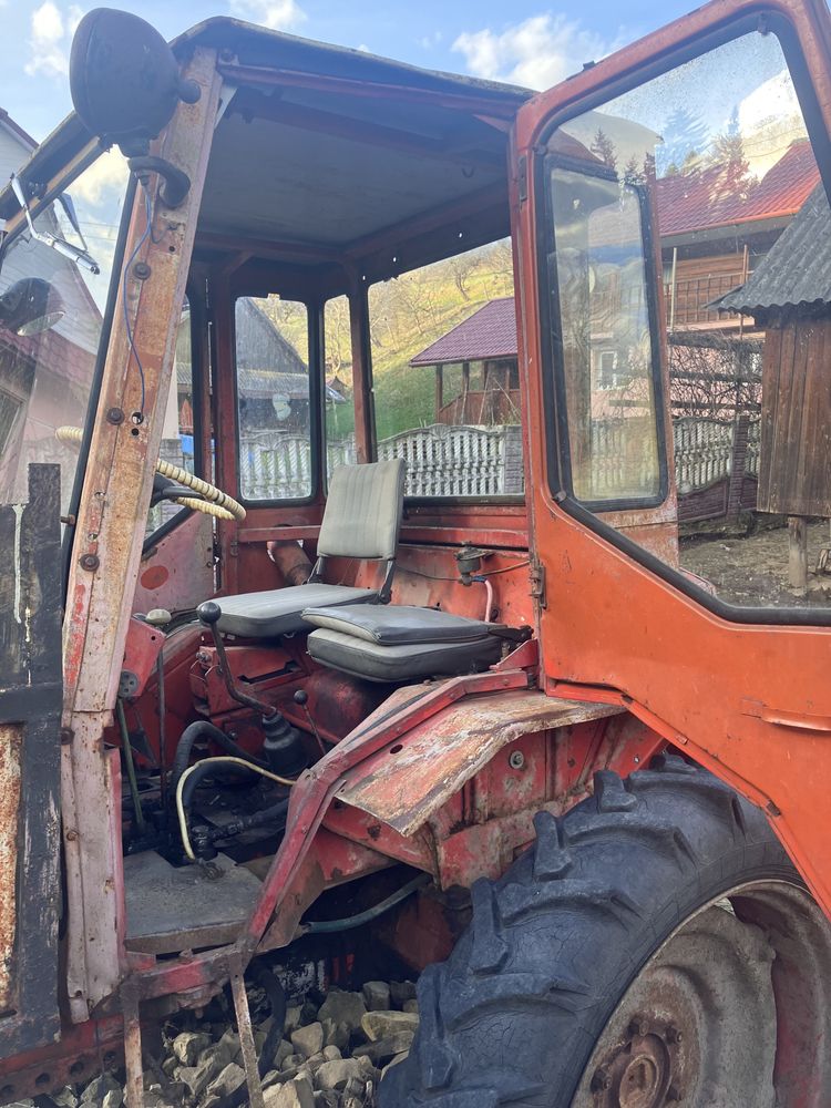 Продам трактор т 16