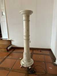 Coluna em mármore eletrificada