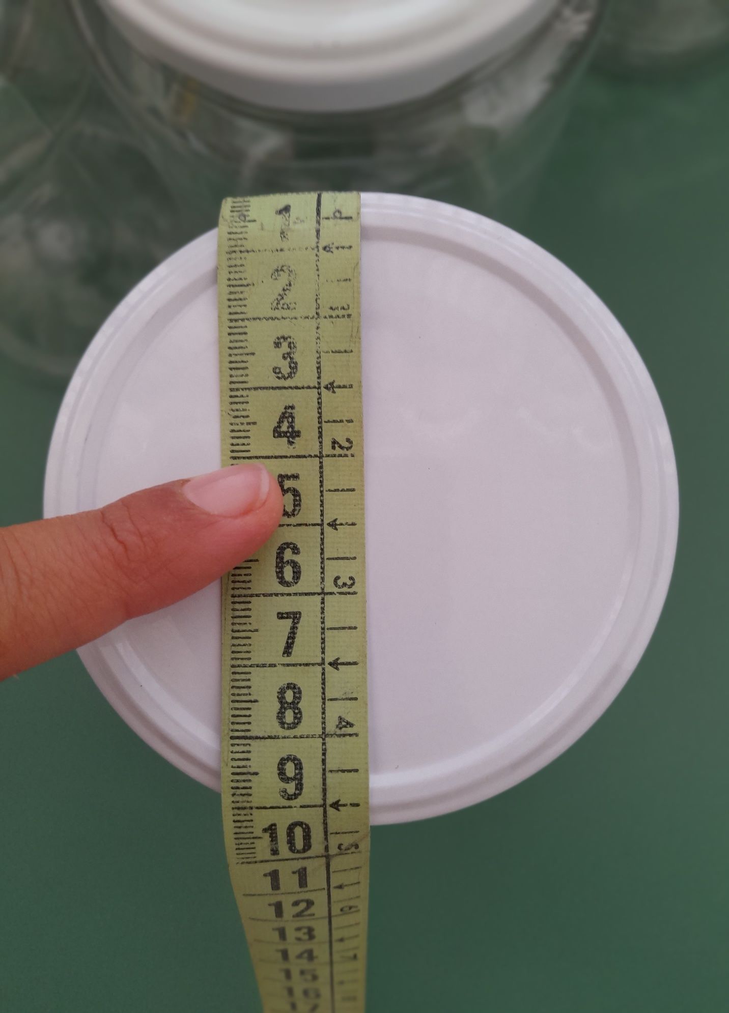 6 boiões de plástico com 18 cm de altura