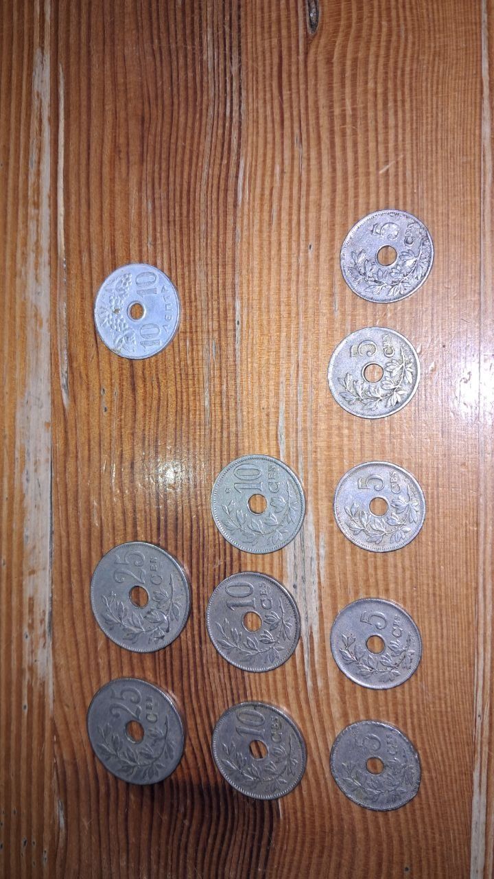 Продам монети 11 шт