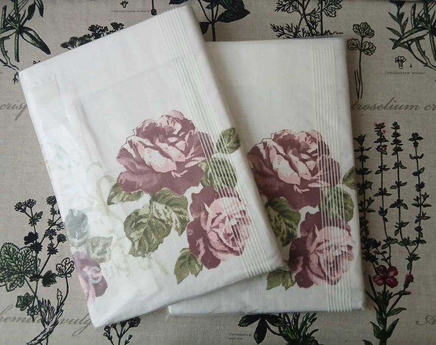 Zasłony z piękną grafiką róży troczki Shabby Chic