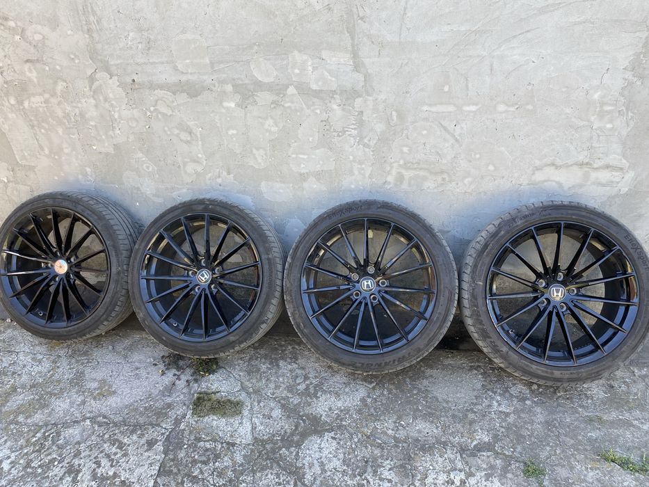 Диски з резиною на авто