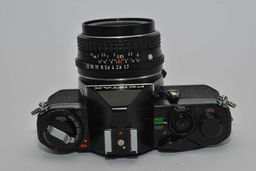 Aparat analogowy Pentax MV1 wraz z obiektywem 50mm 1.7