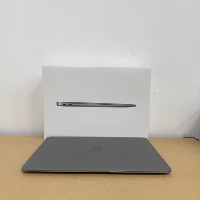Macbook Air 2020 { M1 | 8gb | 256 ssd) Повний комплект . Гарантія