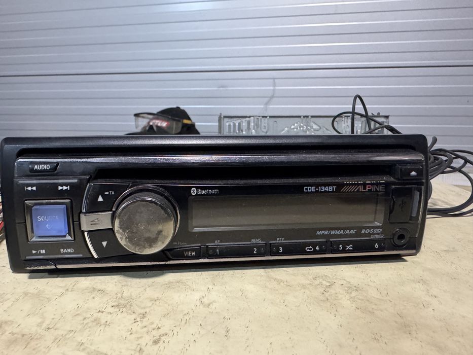 Алпайн Alpine cde 134-bt