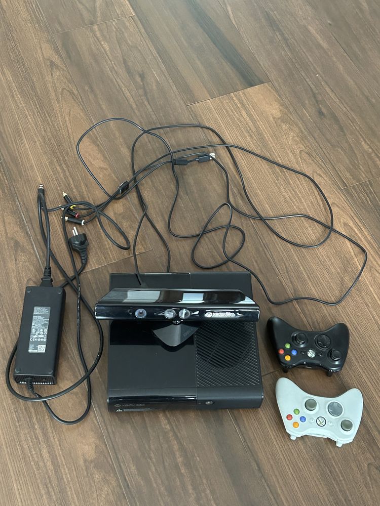 Xbox 360 + датчик руху для ігор і 2 ігри в подарунок