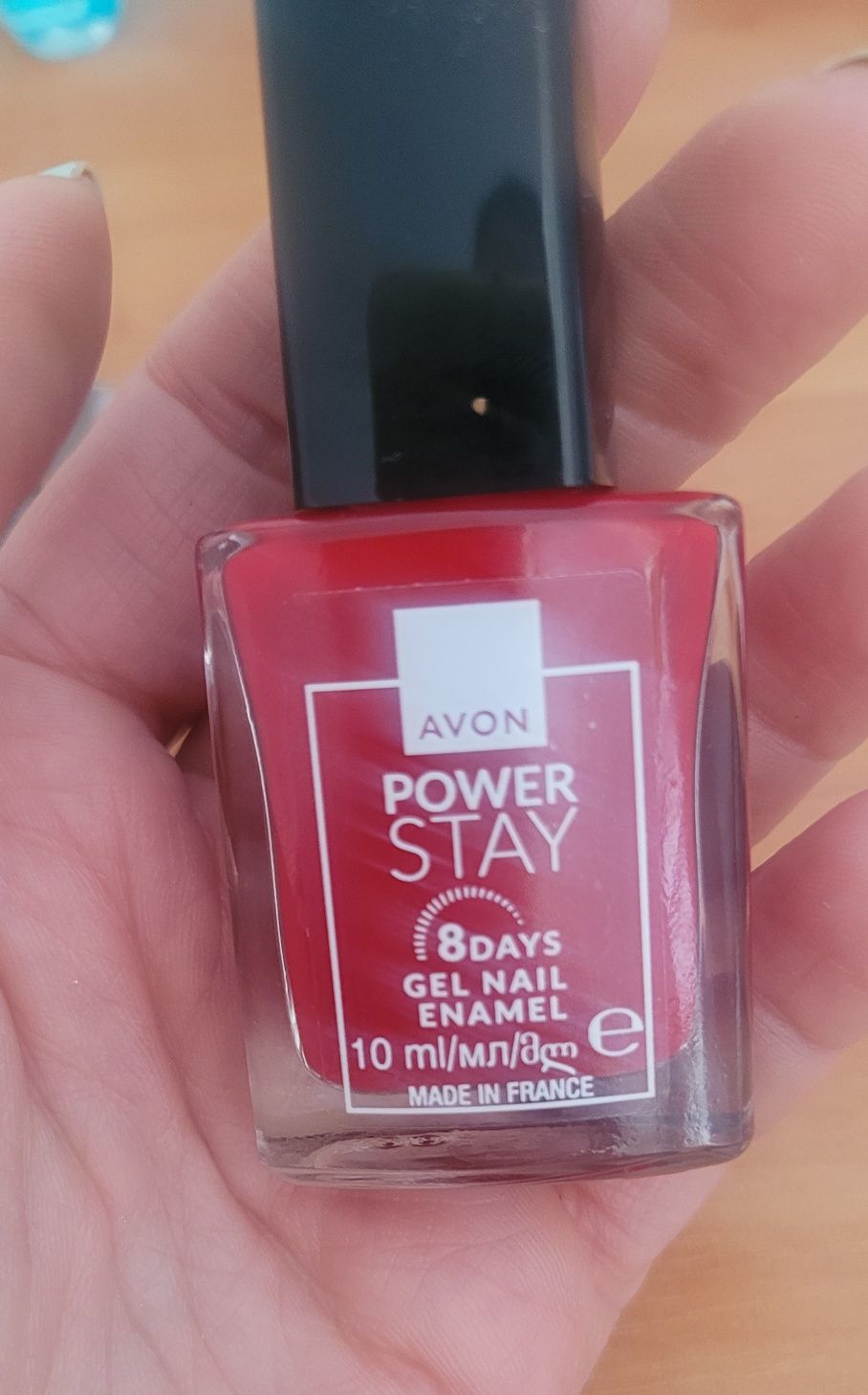 Żelowy lakier do paznokci Powerstay Red is Red Avon
