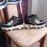 Okazja!  Guess obuwie damskie sneakersy na Koturnie r.39