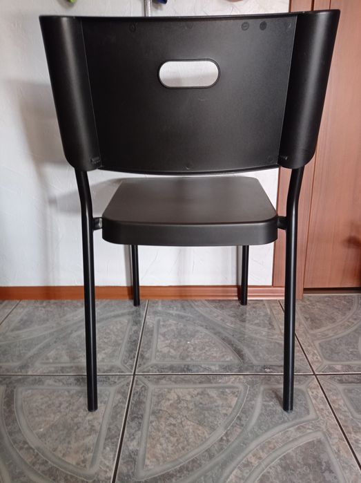 Ikea krzesło czarne plastik i metal