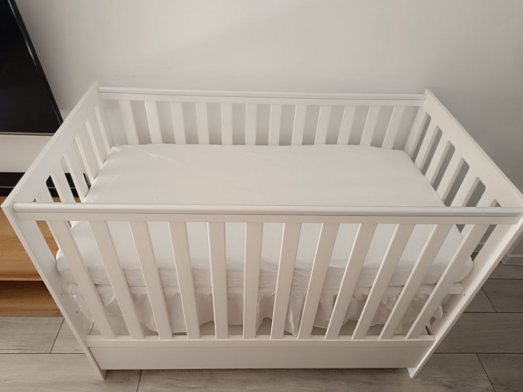 Łóżeczko drewniane z funkcją tapczanika z szufladą i materacem +GRATIS