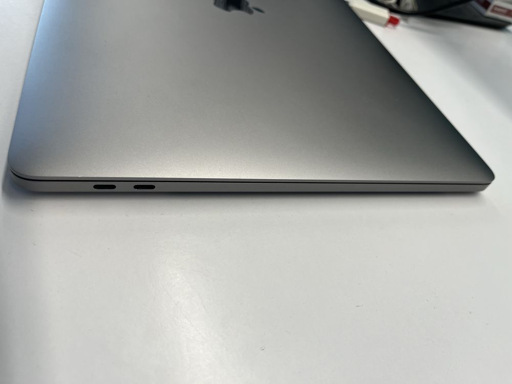 MacBook Pro 2017 I7/16RAM/256 SSD 374 цикла