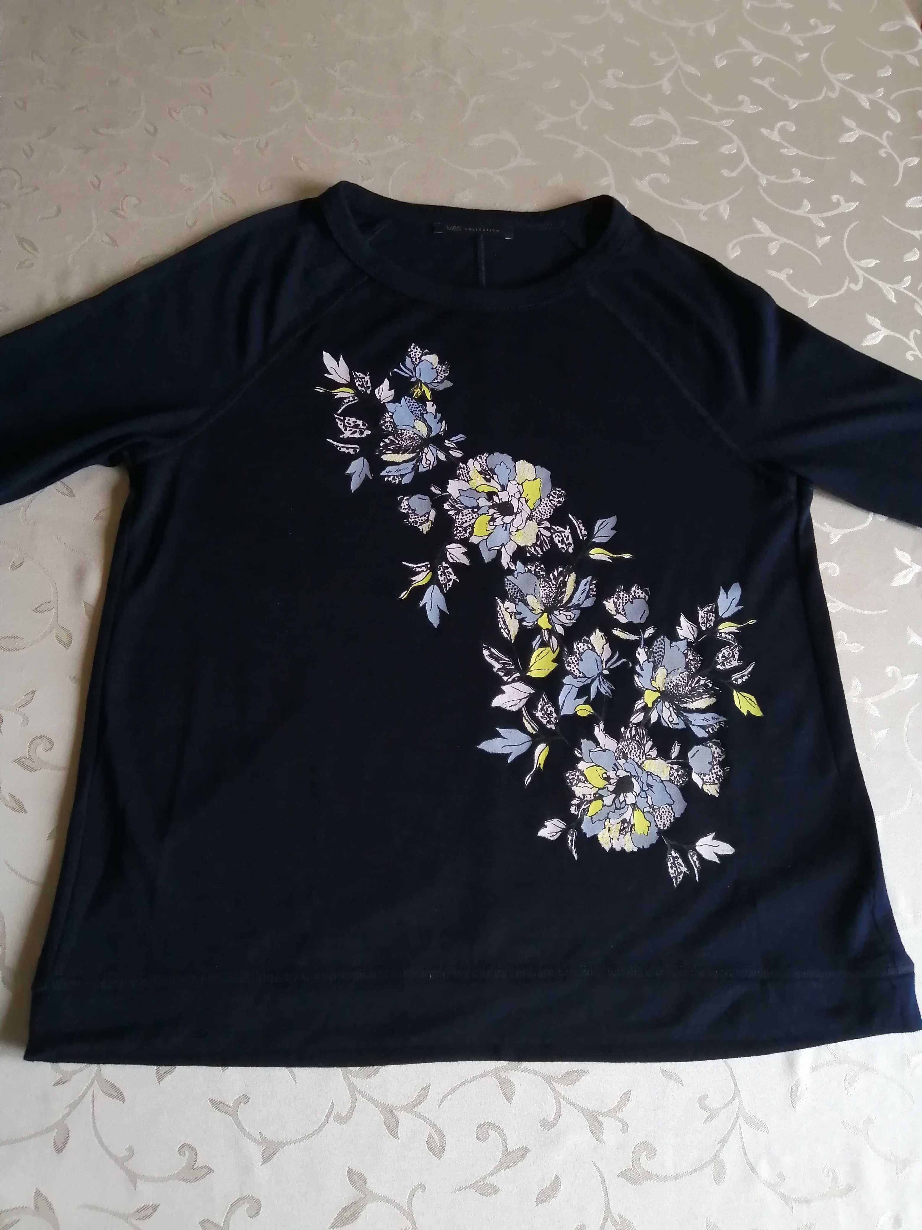 Granatowa bluzka z ukośnym kwiatowym motywem, M&S