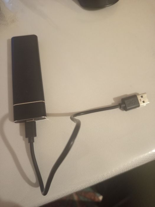 Зовнішній ssd диск на 1 ТБ.