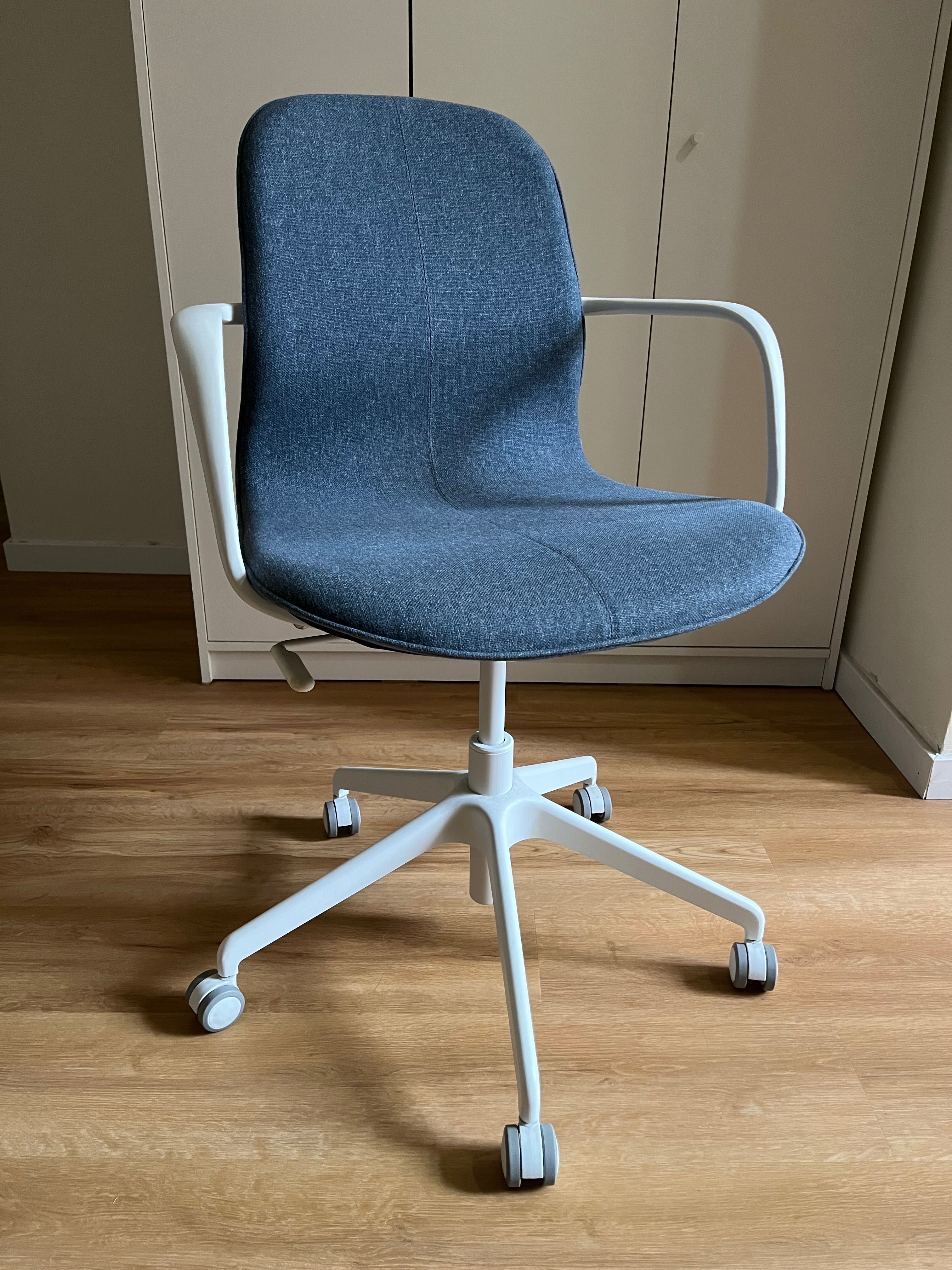 Cadeira escritório giratória c/braços - IKEA - LANGFJALL