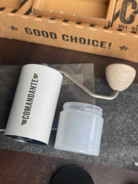 Młynek Comandante C40 MK4 Nitro-Blade - Snowy White Grinder Red Clix