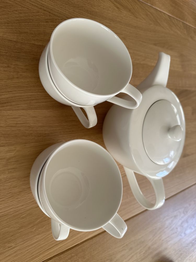 Zestaw Villeroy & Boch, 4 filiżanki i dzbanek