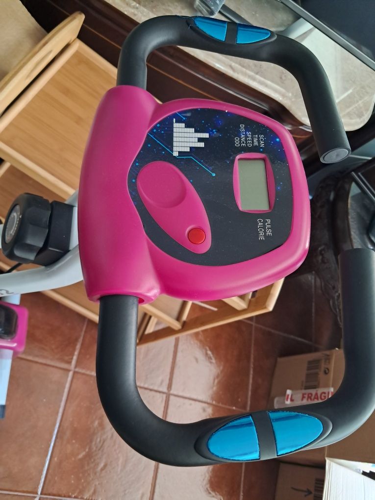 Bicicleta estática como nova