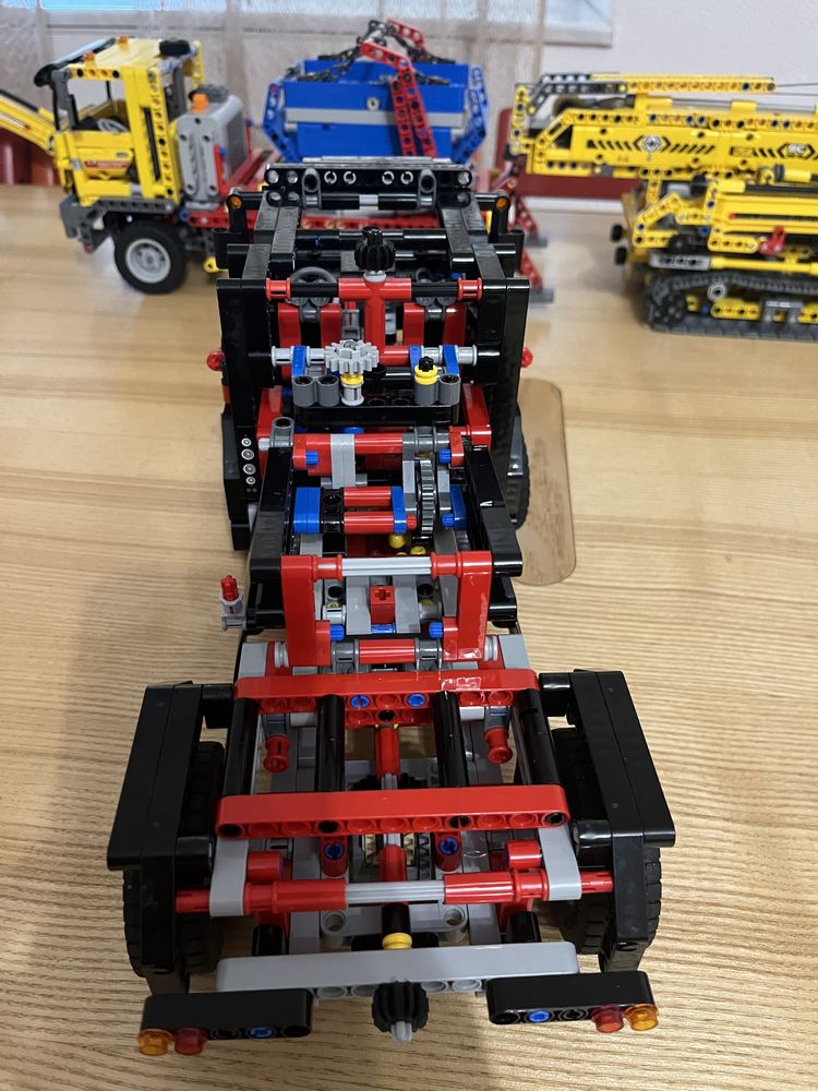 LEGO Technic 9395 Тягач конструктор Лего техник