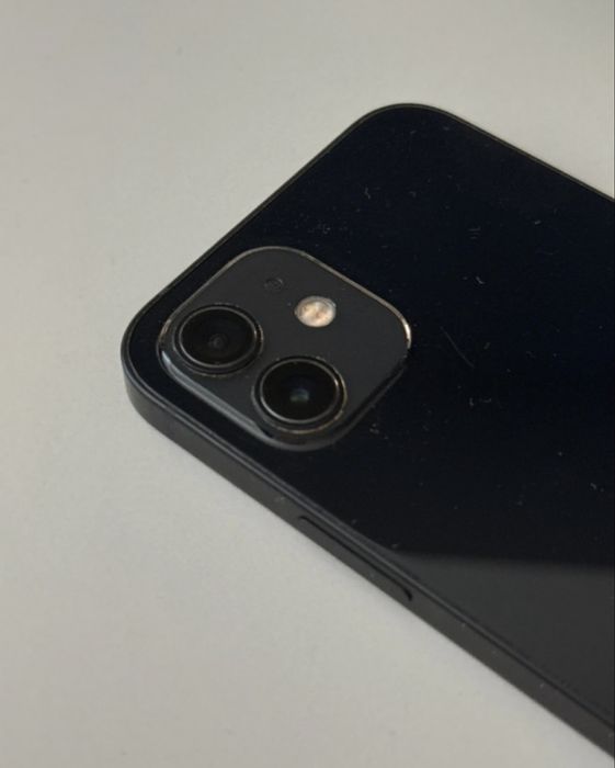 Iphone 12.  128Gb.  Bateria 80%
