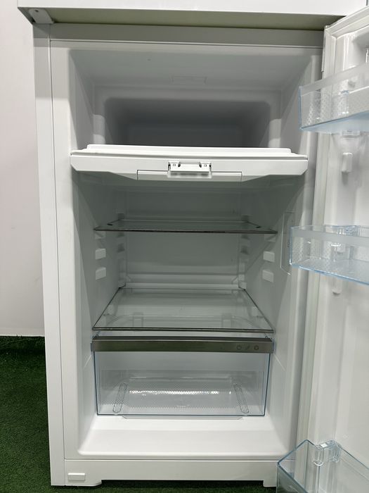 Однокамерний холодильник Liebherr Та Морозильна камера Liebherr