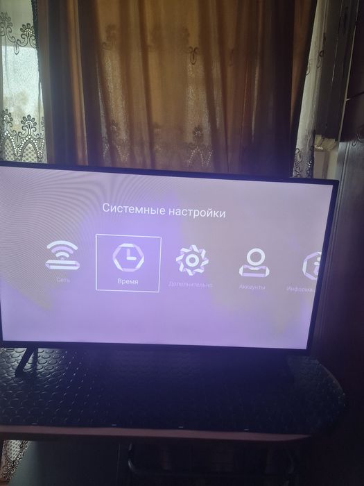 Телевизор  СМАРТ Akai 43 дюйма.