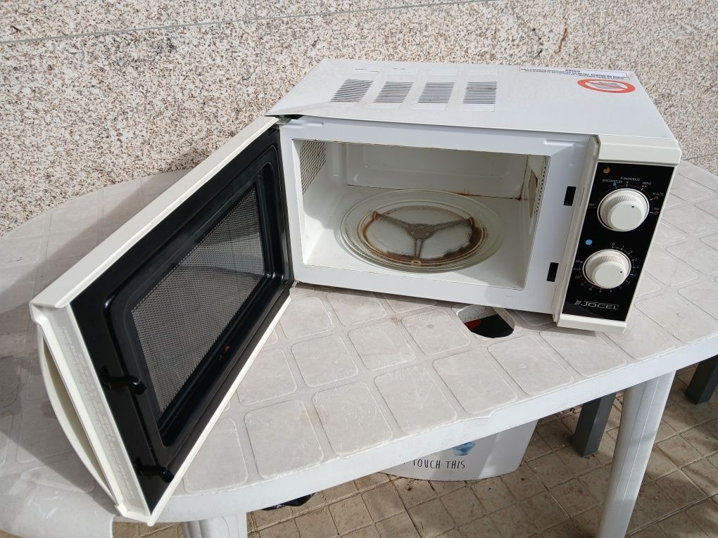 Microondas Jocel
