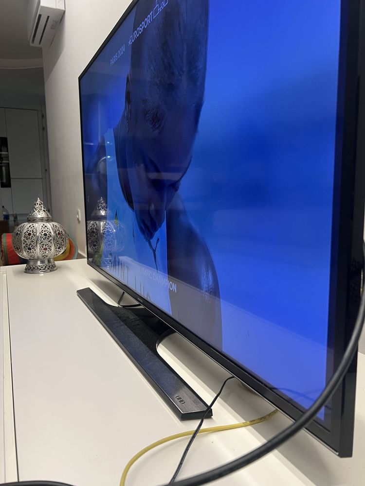 TV Samsung 48” JU6400 6 Series FLAT UHD 4k Smart LED