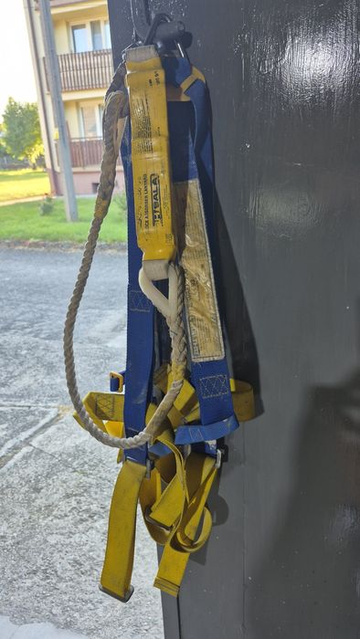 Szelki bezpieczeństwa z lina