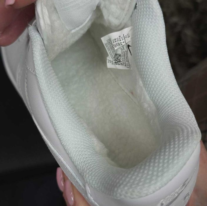 Зимние мужские кроссовки Найк белые кожаные на меху Nike