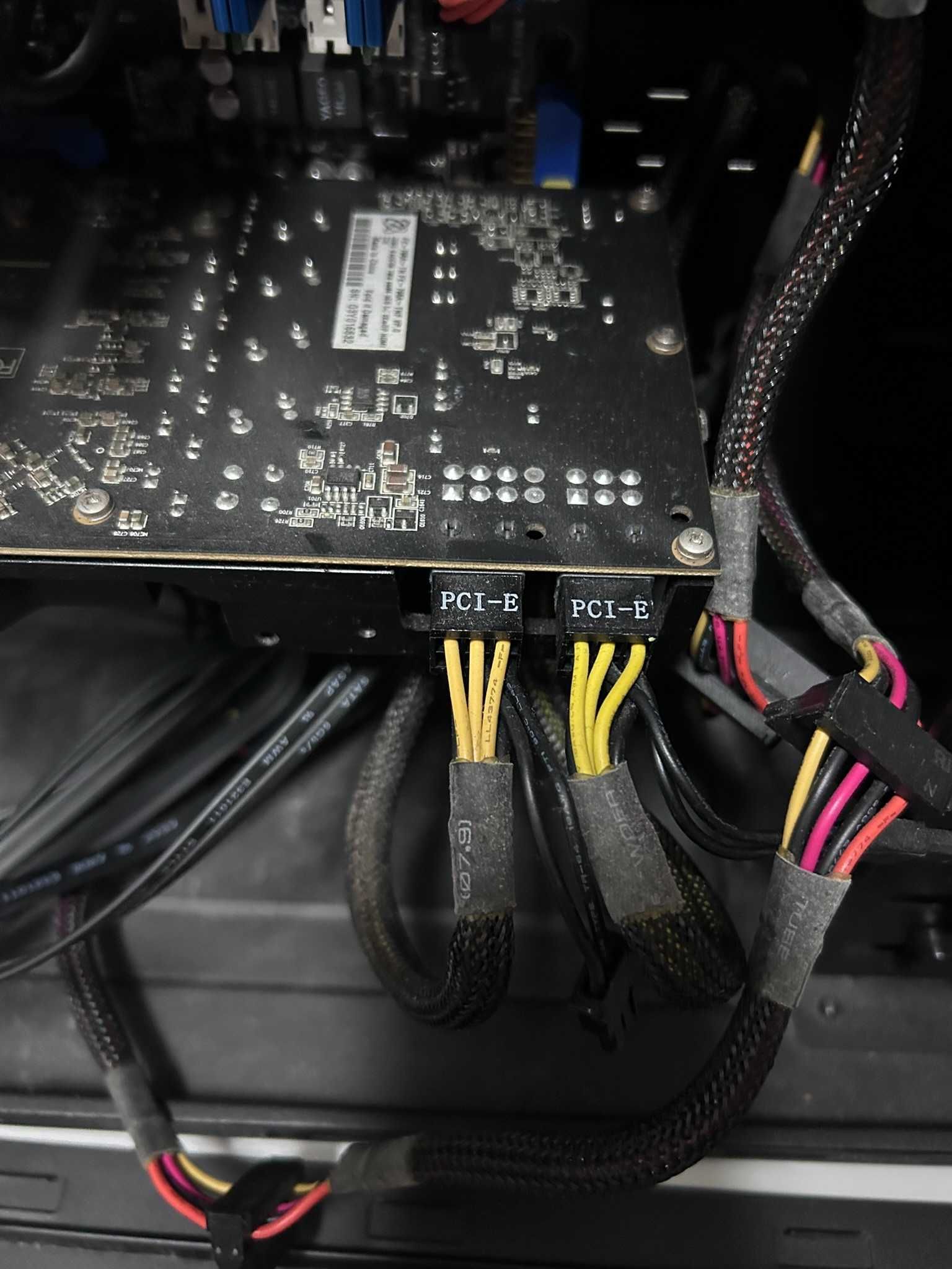 Placa Gráfica Core RADEON 7950 3GB