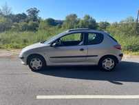 Peugeot 208 1.1 gasolina