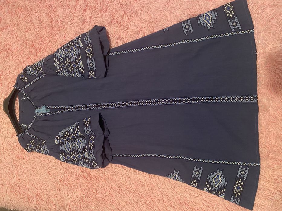 Плаття вишиване