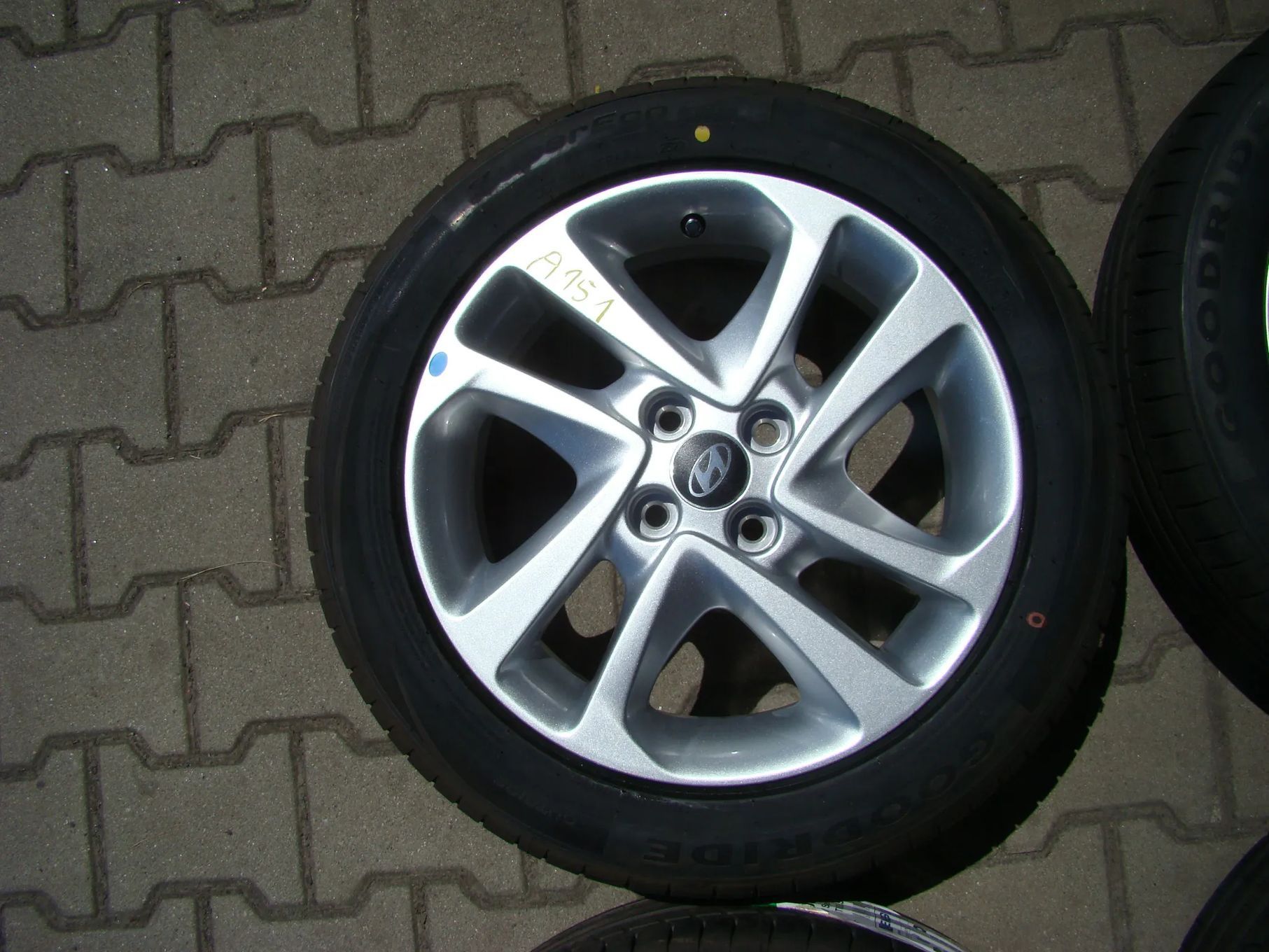 a151 4x100 4x100 Hyundai I20 Bayon 6jx16 opony lato niemontowane 195/55
