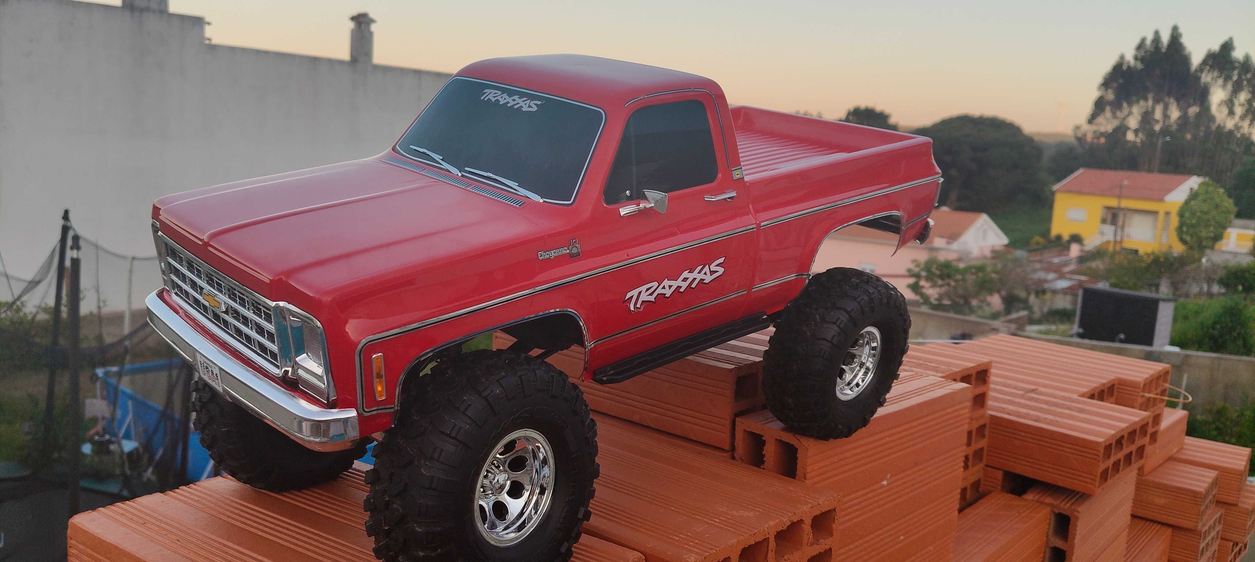 TRX-4 Chevrolet K10 Cheyenne High Trail Red 1/10 + Bateria