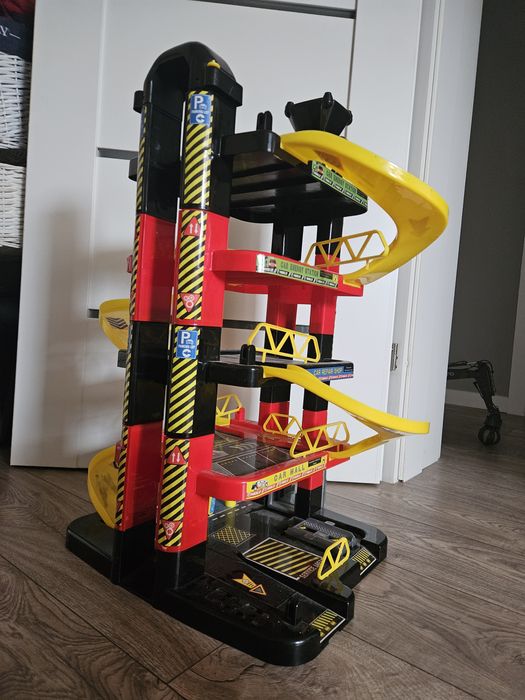 Parking wielopoziomowy dla autek