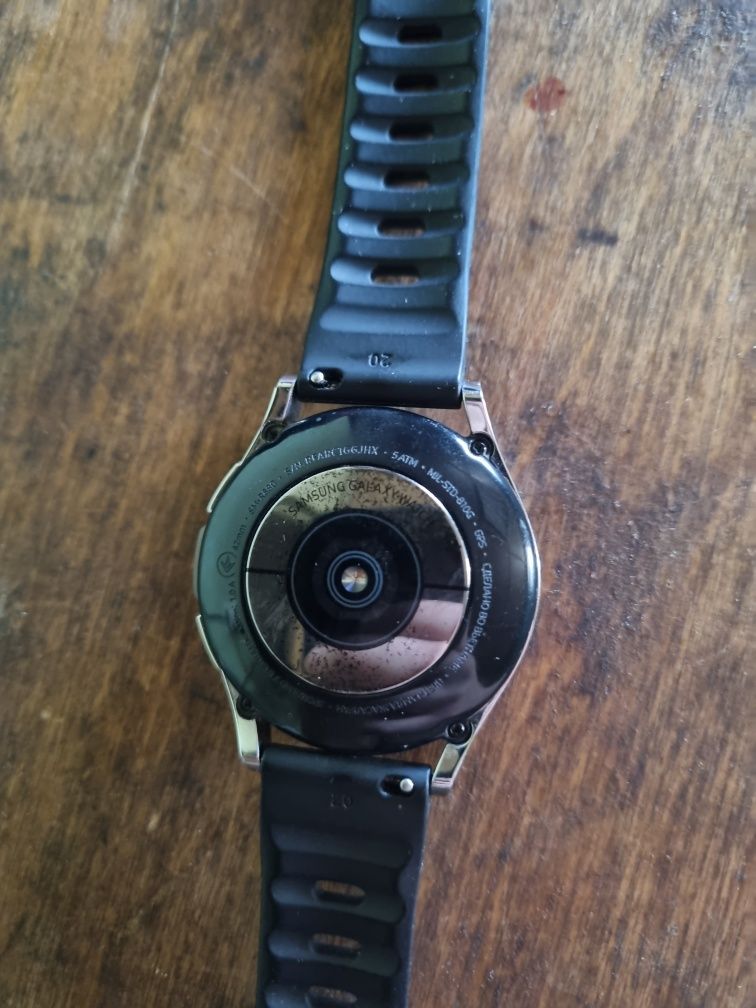 Продам galaxy watch 4 classic 42 mm повний комплект