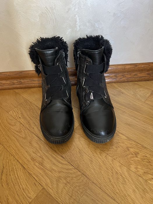 Зимові дитячі черевички