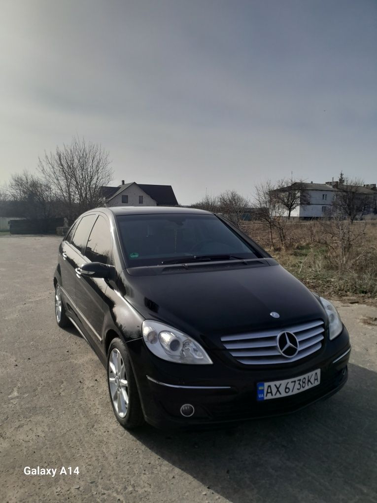 Mercedes b-class 180