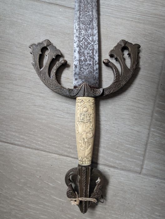 Espada Réplica marca Toledo – Lâmina RARA (ver descrição)