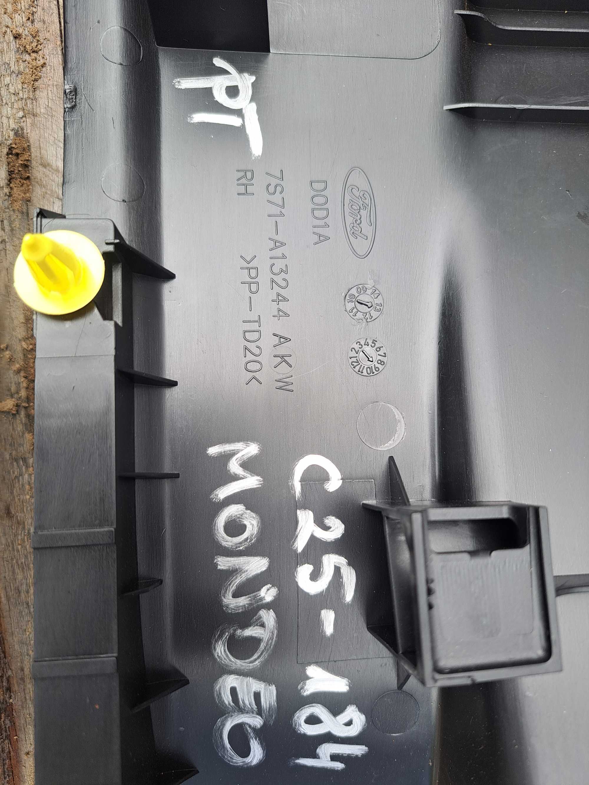 Osłona progu PRAWY\LEWY TYŁ Ford Mondeo Mk4 7S71-A13244 / 7S71-A13245