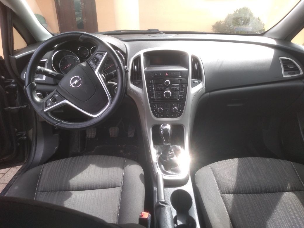 Opel Astra J 1,6 115 KM