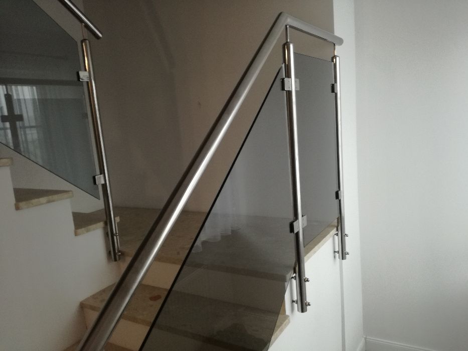 Balustrady ze stali nierdzewnej, barierki, zadaszenia z poliwęglanu